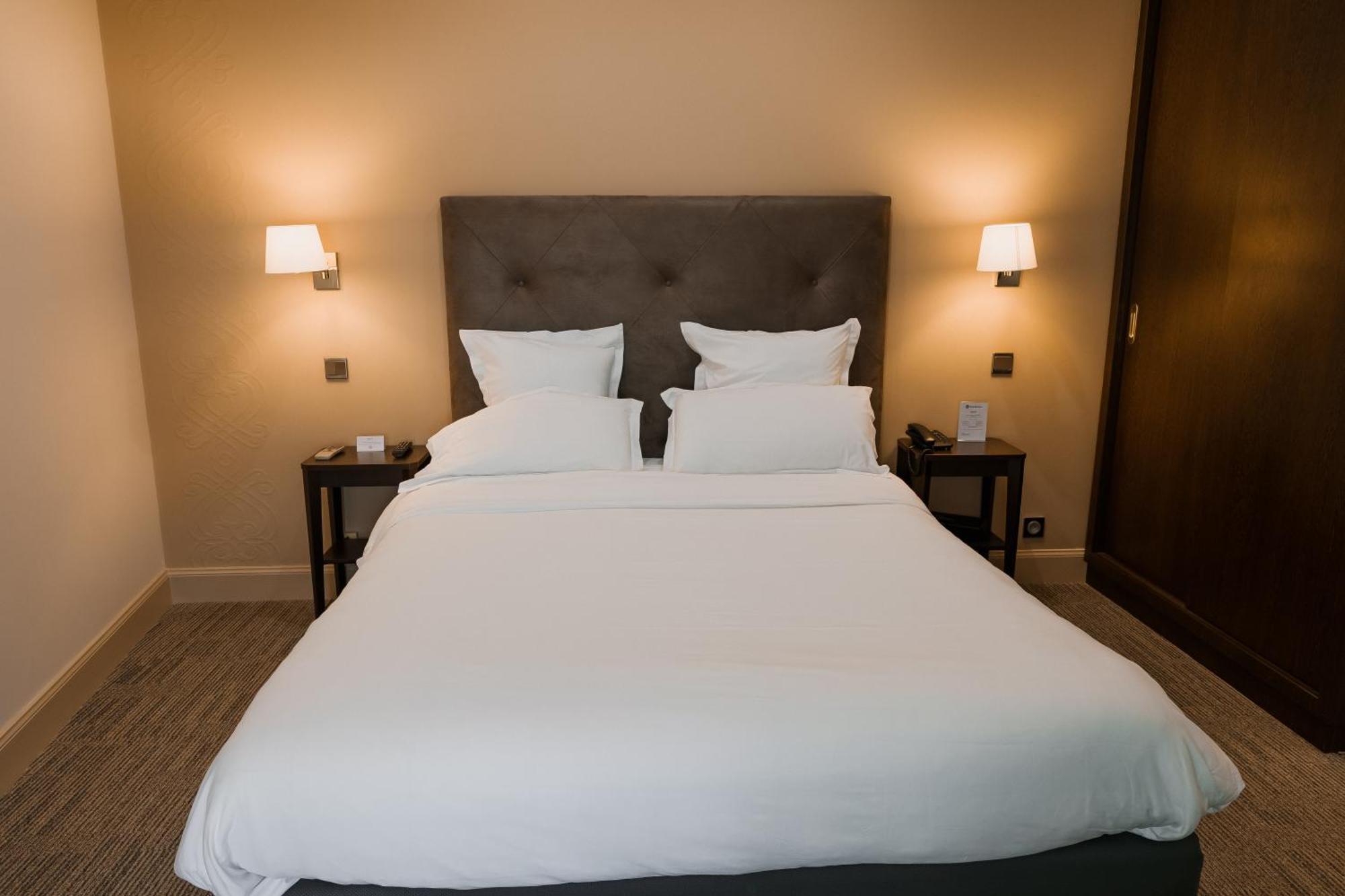 Best Western Poitiers Centre Le Grand Hotel Exterior photo