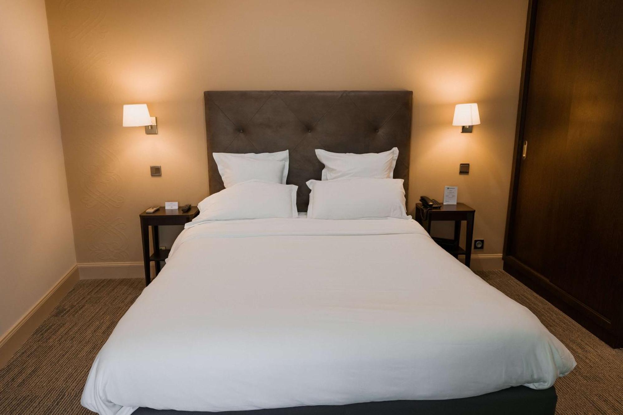 Best Western Poitiers Centre Le Grand Hotel Exterior photo